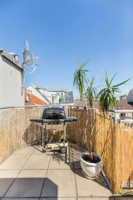 Modern Colonial Style, Central, Rooftop, Bbq Vienne Extérieur photo