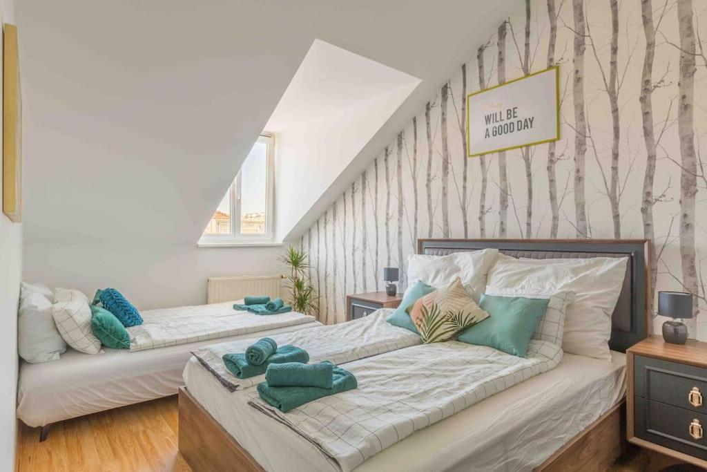 Modern Colonial Style, Central, Rooftop, Bbq Vienne Extérieur photo