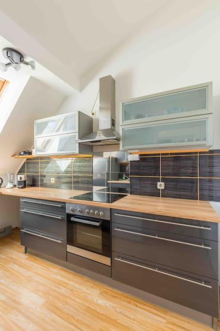 Modern Colonial Style, Central, Rooftop, Bbq Vienne Extérieur photo